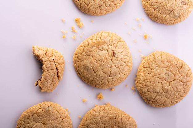 Photo chocolate cookies chocolate chip cookies shot