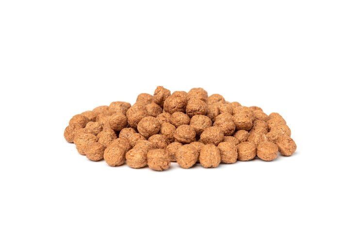 Photo chocolate dried balls isolated on a white background