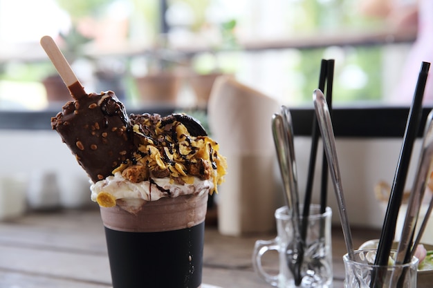 Photo chocolate frappe with ice cream