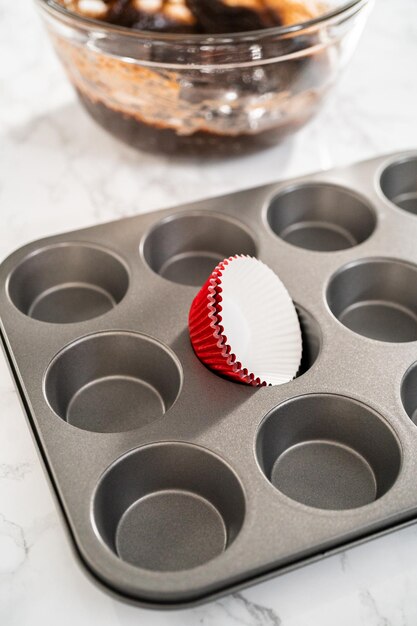 Foto cupcakes al cioccolato e menta piperita