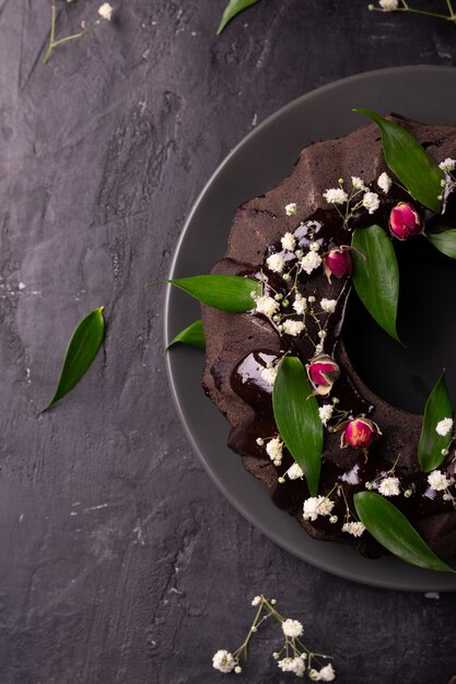 Chocolate pie decorated flowers