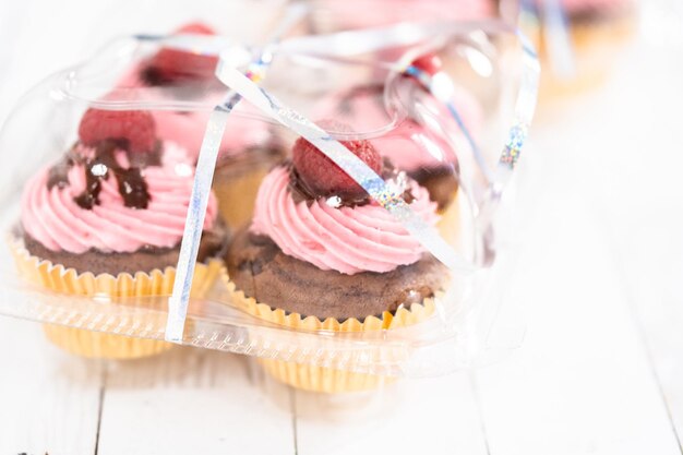 Cupcakes al cioccolato e lamponi