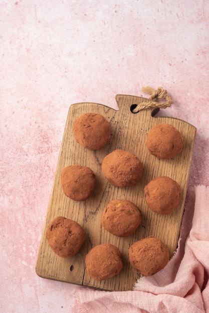 Chocolate truffles covered with cocoa powder