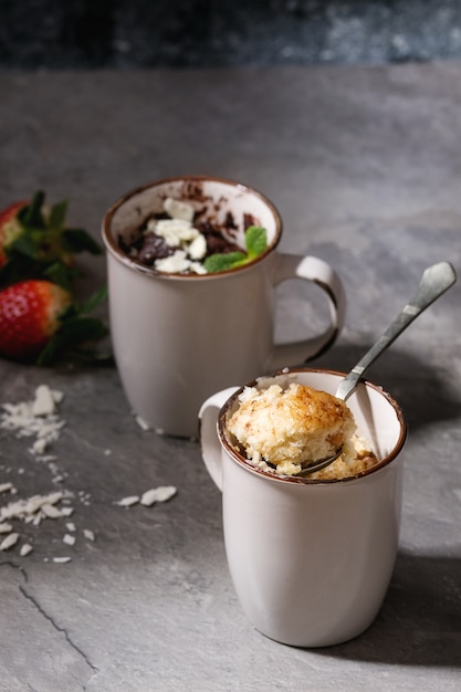 Chocolate and vanilla mug cakes