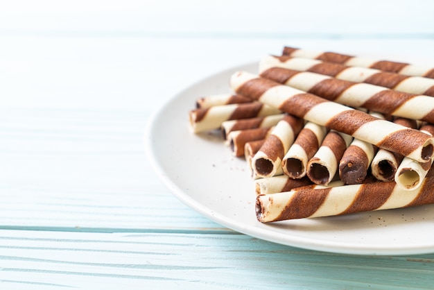 Foto rotolo di wafer al cioccolato