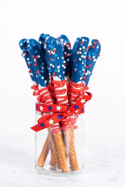 Photo chocolatecovered pretzel rods