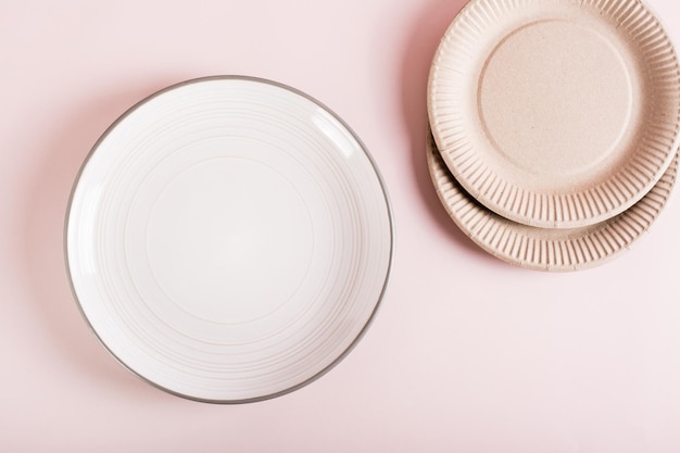 Choice between ceramic and paper disposable plates Zero waste Top view