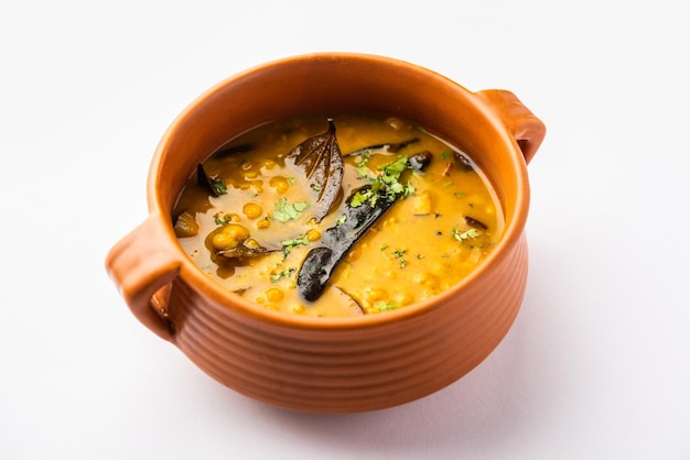 Cholar Dal uit West-Bengalen is een iets zoete dal gemaakt van chana dal