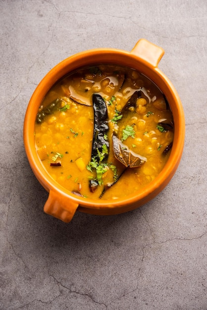 Cholar Dal uit West-Bengalen is een licht zoete dal gemaakt van chana dal