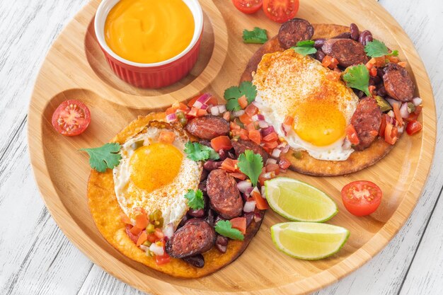 Photo chorizo and egg tostadas