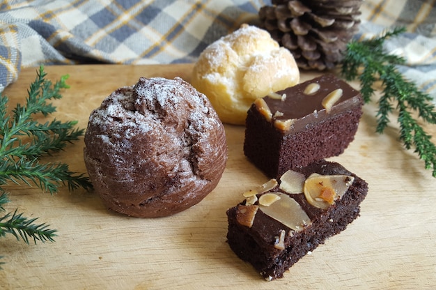 Choux cream soesjes en brownie cakes