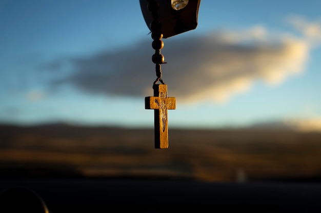 Christelijk kruis in de auto