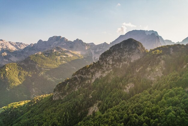 Photo christian church in the village of theth in prokletije or acursed mountains in theth national park albania