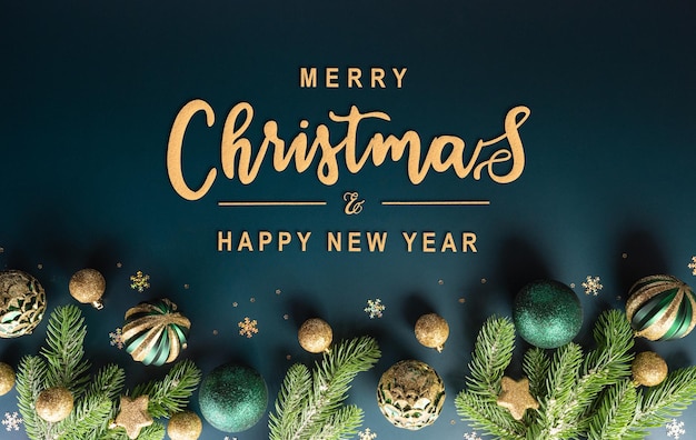 Фото Рождественская и новогодняя концепция фона верхний вид рождественского шара рождественская звезда и снежинка на темном фоне