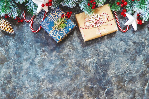 Sfondo di natale felice anno nuovo. messa a fuoco selettiva