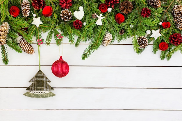 Sfondo di natale con lo spazio della copia vista dall'alto della decorazione