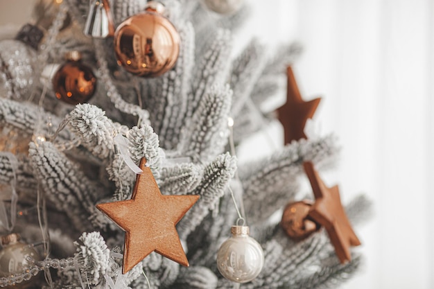 Foto sfondo di natale festa di natale albero di natale albero di natale decorato