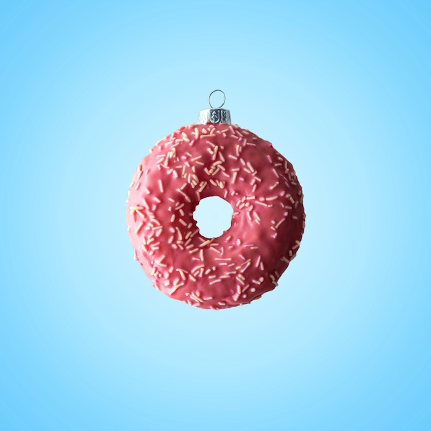 핑크 도넛으로 만든 크리스마스 값싼 물건 장식