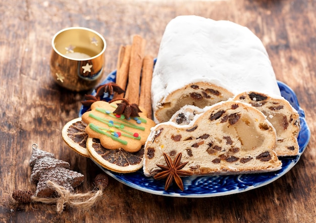 Рождественский торт Stollen