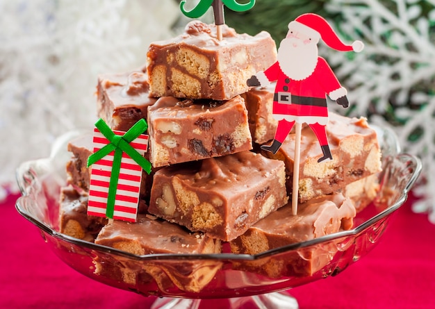 Foto fette di cioccolato fondente di natale