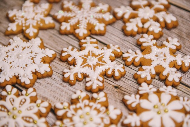 Foto biscotti colorati di natale per lo sfondo