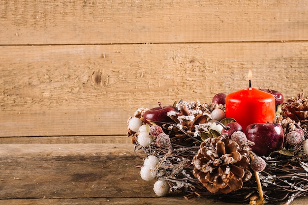 写真 クリスマスコンポジション、キャンドル、花輪