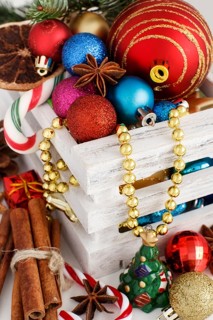 スパイスと装飾品のクリスマス作曲