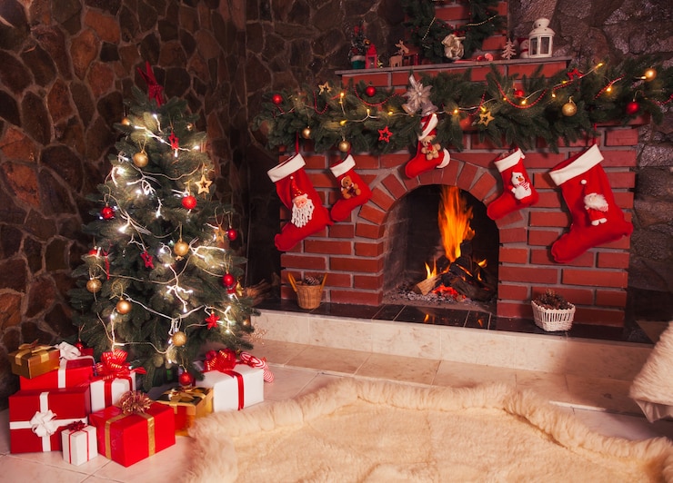 Photo christmas decorated fireplace and tree in the room