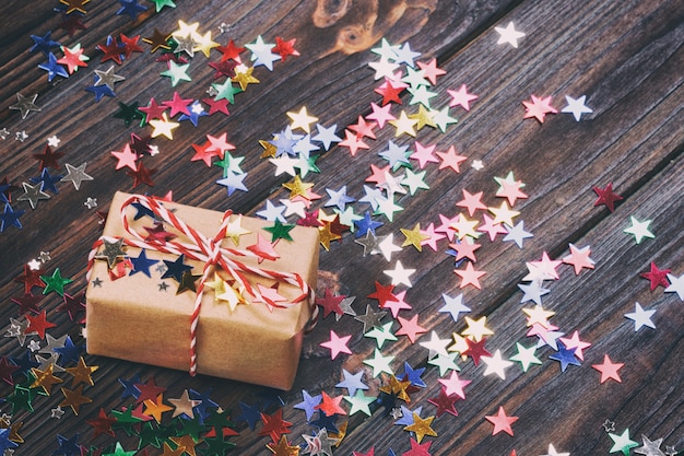Новогоднее украшение с подарочной коробкой для торжества с конфетти Звездные лучшие рождественские праздники. Тонированное