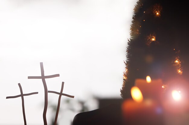 Photo christmas decorations candles and crosses