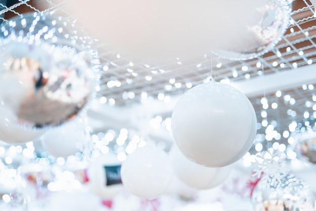 Photo christmas decorations hanging from ceiling