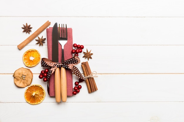 Photo christmas decorations and ornament on wooden background top view of new year advent concept