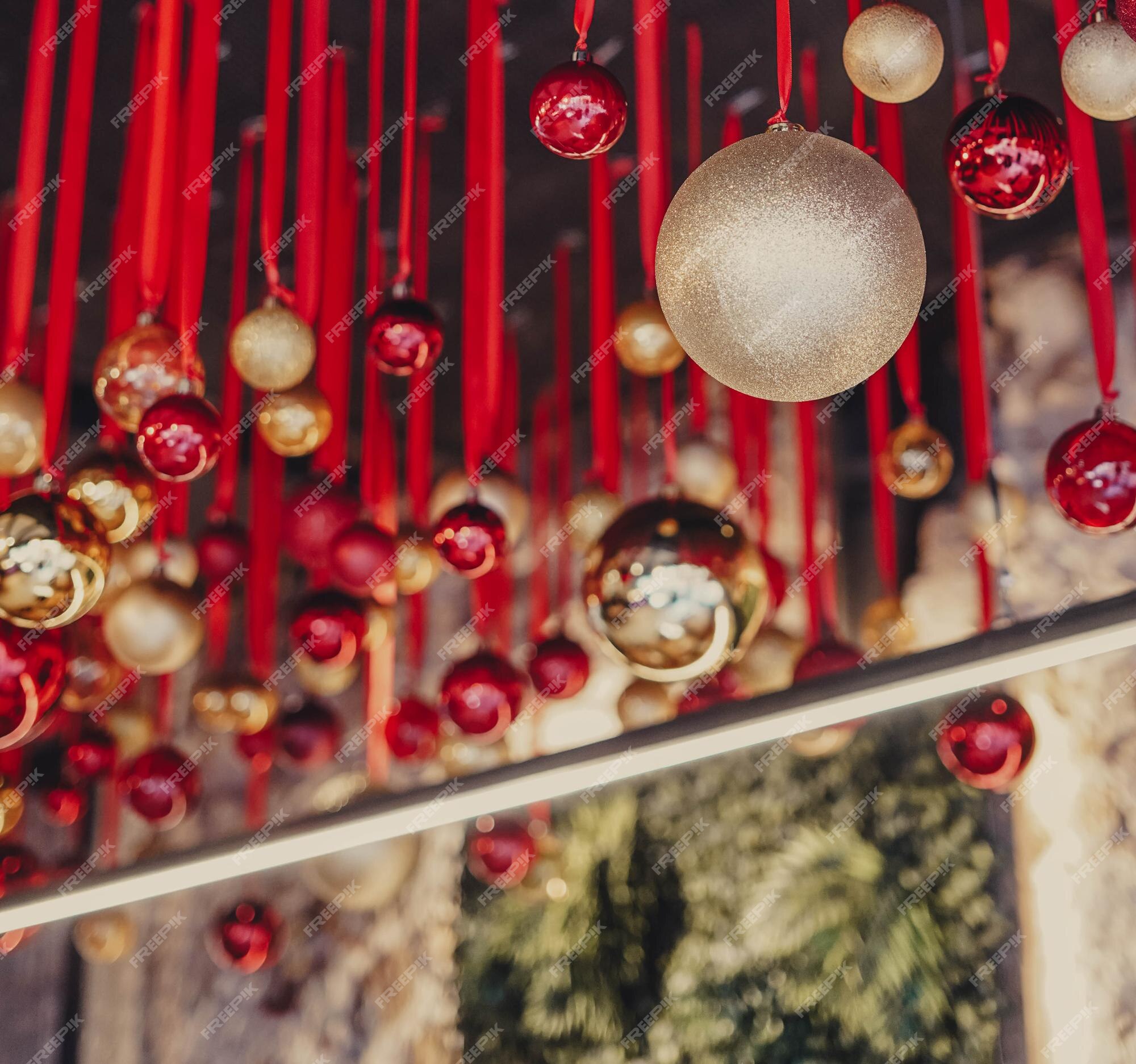 Premium Photo | Christmas decorative ball-shaped decorations ...