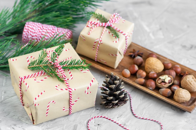 Рождественские подарочные коробки украшения натуральный декор новогодняя вечеринка старинные сосновые шишки орехи свет