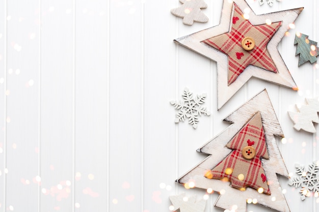 クリスマスの素朴な装飾が施されたクリスマスグリーティングカード。