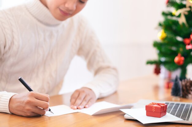 Natale e felice anno nuovo concetto di benedizione.