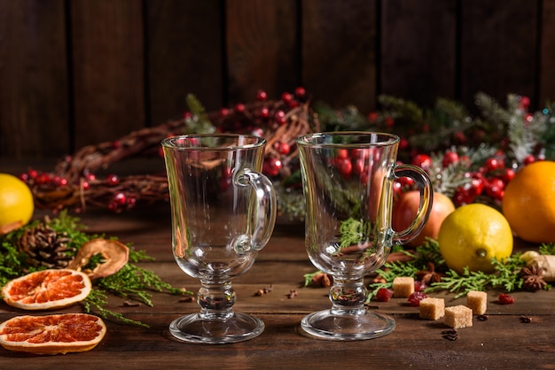 Christmas hot mulled wine with cinnamon cardamom 