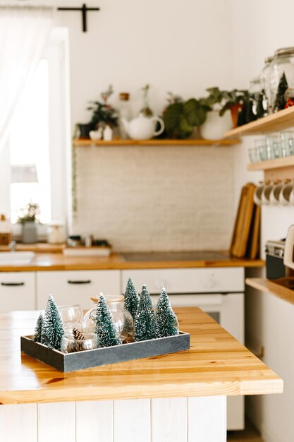 Foto sala da pranzo della cucina di natale bellissimo arredamento natalizio di un classico interno domestico