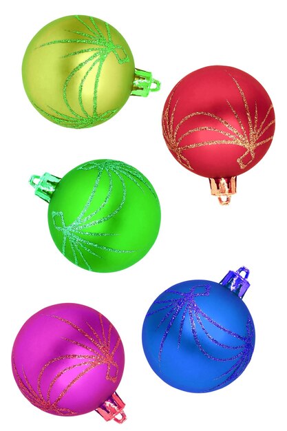 Рождественские разноцветные шары, изолированные на белом