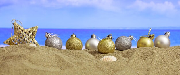 Photo christmas on a sandy beach