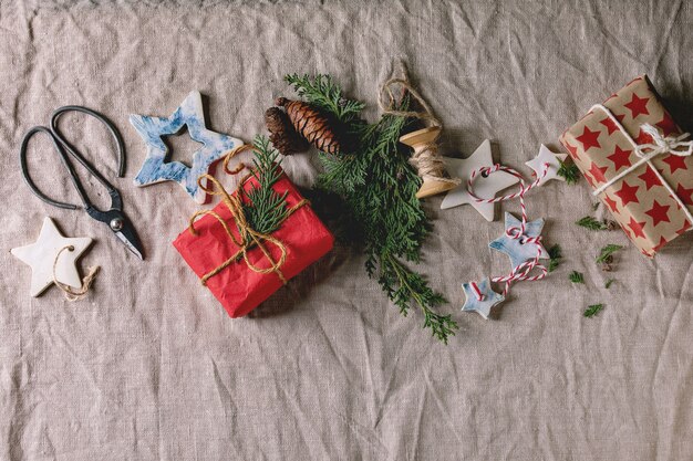 クリスマスの星とプレゼント