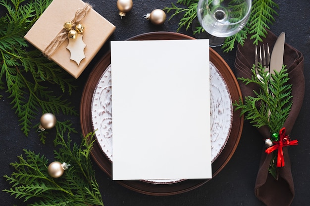 Photo christmas table setting background for writing christmas or new year menu