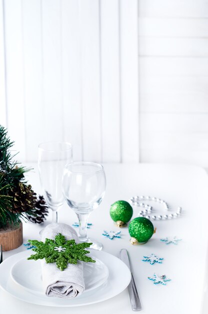 Christmas table setting in green