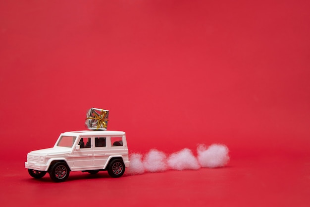 Photo christmas travel concept with car