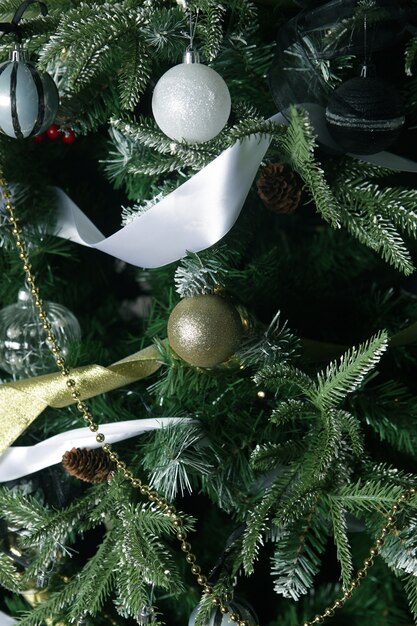 Albero di natale decorato