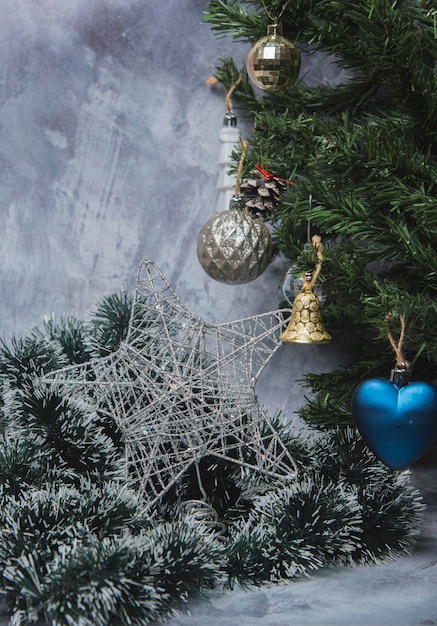 Foto decorazione dell'albero di natale metallici albero di natale stella topper fatto di filo metallico d'argento