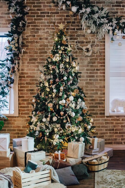 Photo christmas tree in the loft