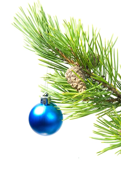 クリスマスツリーの飾り、白い背景、明るいボール