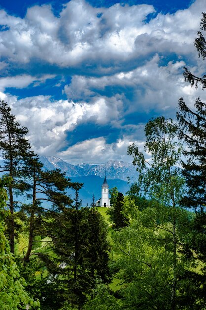 Фото Церковь на облачном небе