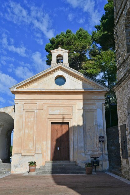 Photo a church in castellabate a village of campania region italy